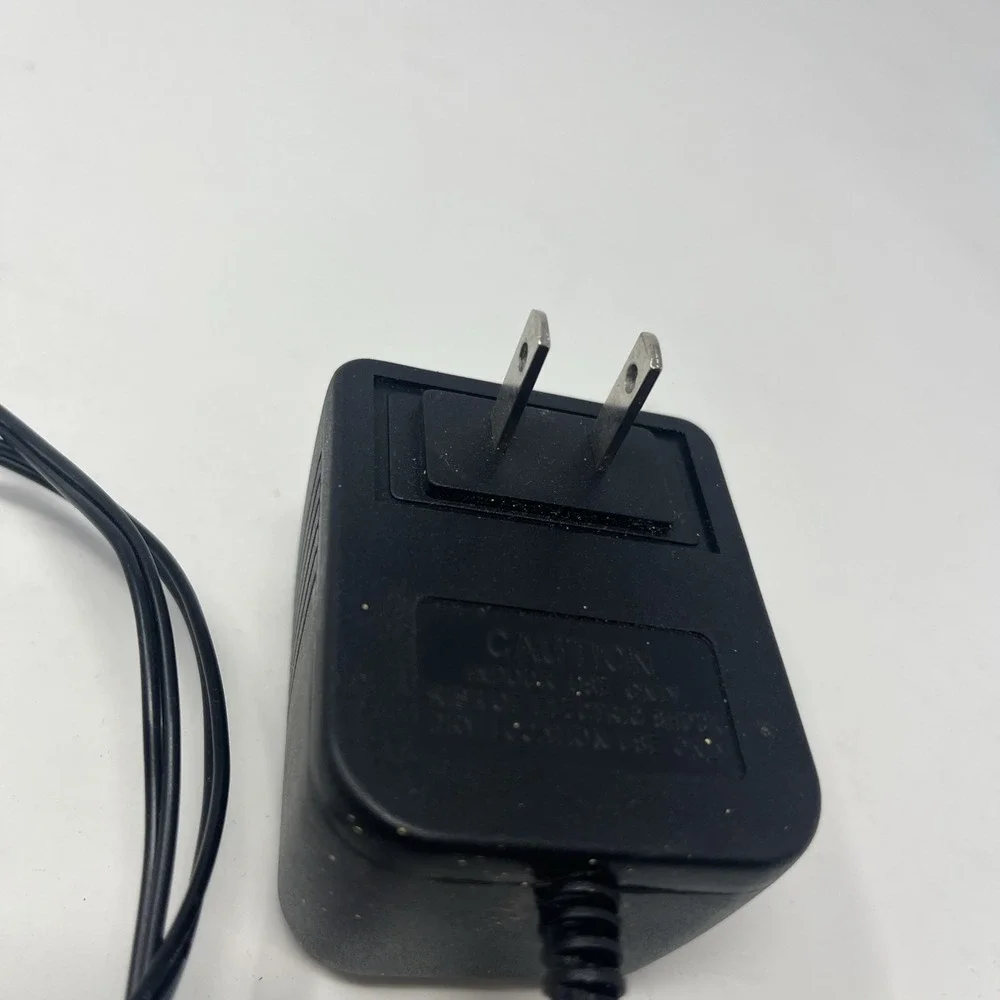AC Adaptor Class 2 Transformer Model MW41-0601000 HL-888 6v DC 1A 120v‎ 60hz 11w